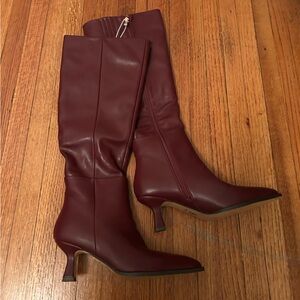 Elegant Burgundy Women's Boots